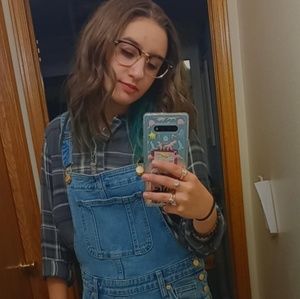 Meet your Posher, Em